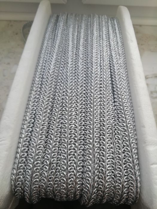 Pasmanteria nowa taśma ozdobna.