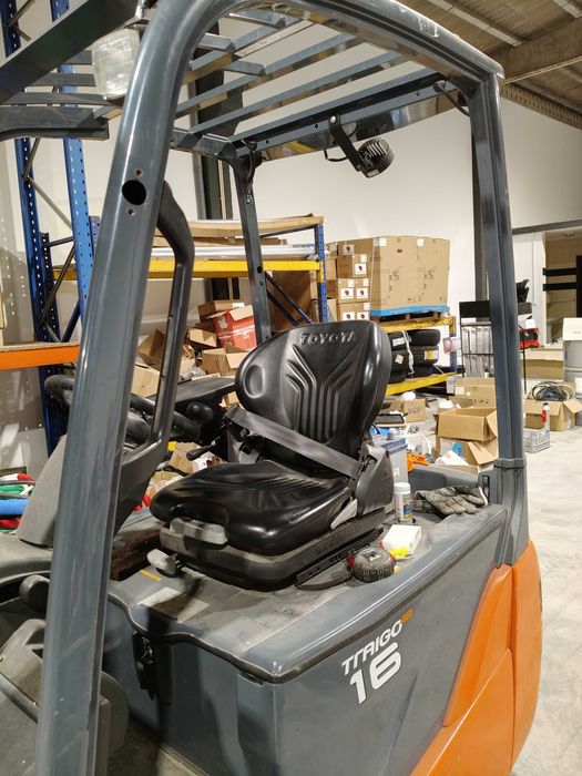 Empilhador elétrico Toyota 1600kg mastro 3,3mt