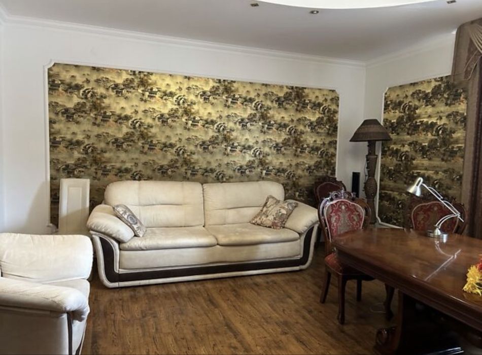 Продам просторий будинок 240 м² + баня з басейном + гараж | 6,7 сотки | Торг