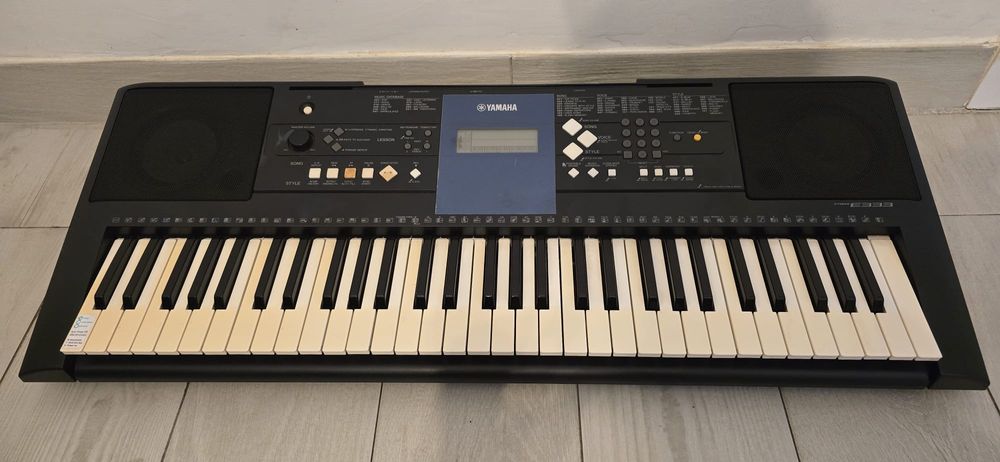 Yamaha PSR e333 piano