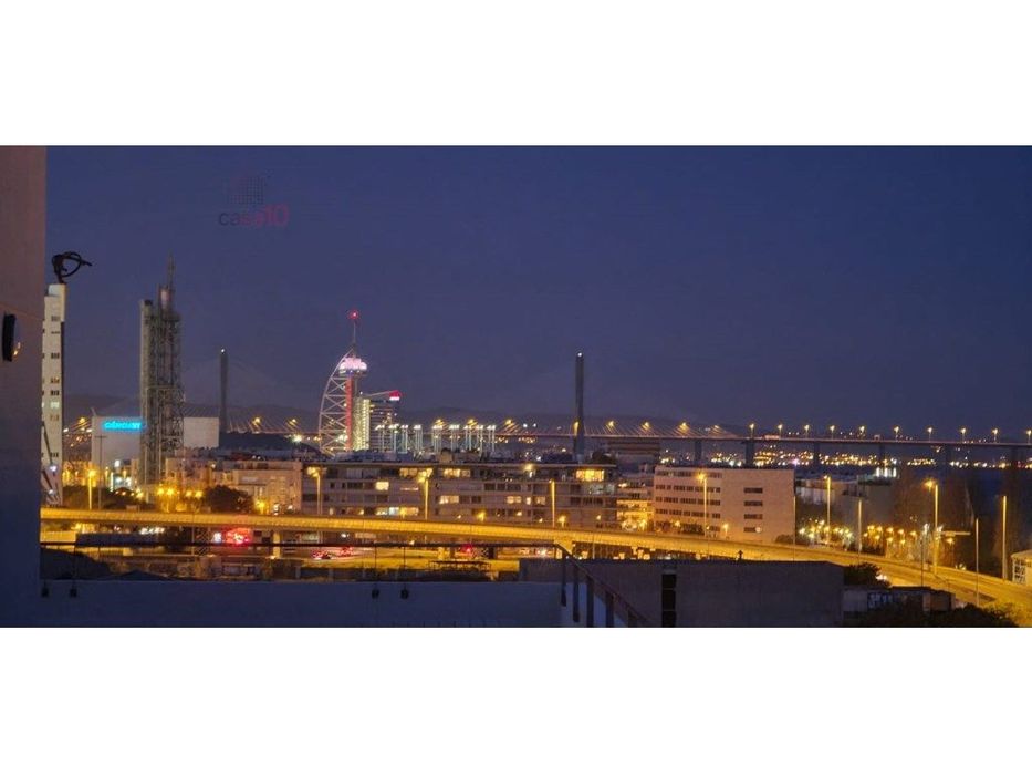 Arrenda-se Escritório com 2491m2 na Rua da Matinha, Lisboa