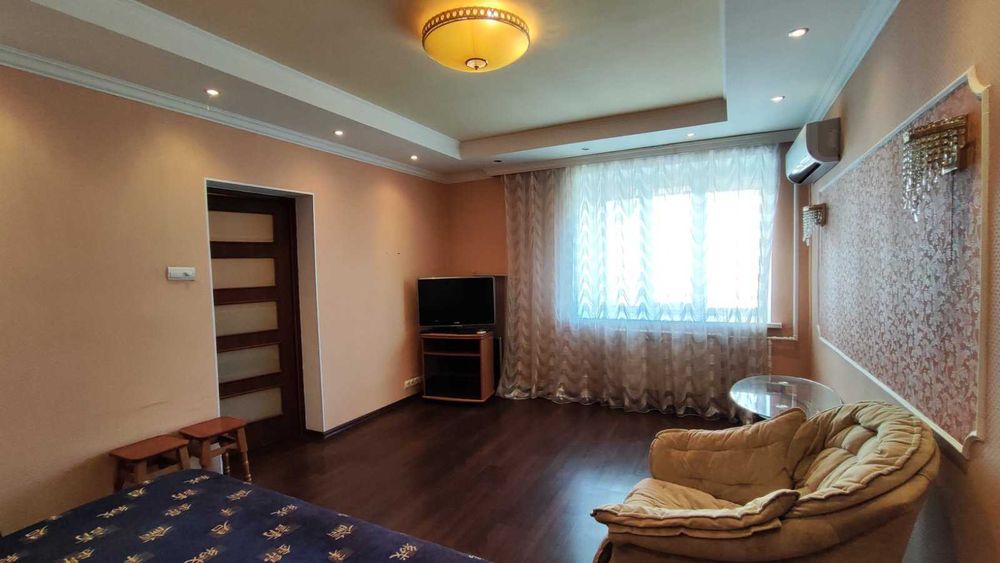 Apartment in Kyiv, Pyrohiv - View 2