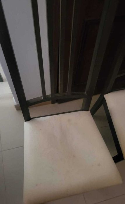 Mesa de jantar IKEA extensível + 4 cadeiras de oferta