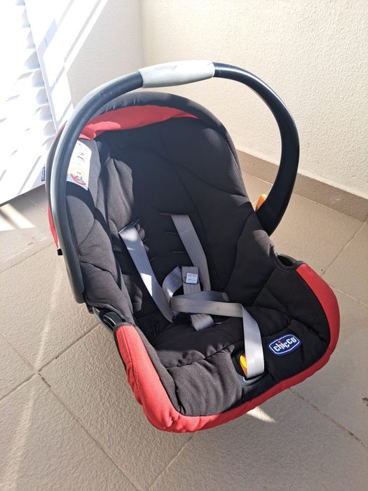 Selling slightly used Chicco baby seat