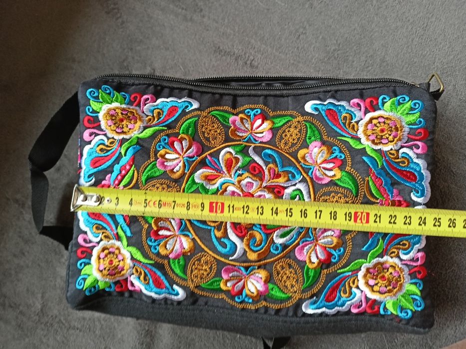 Kolorowa haftowana torebka nowa