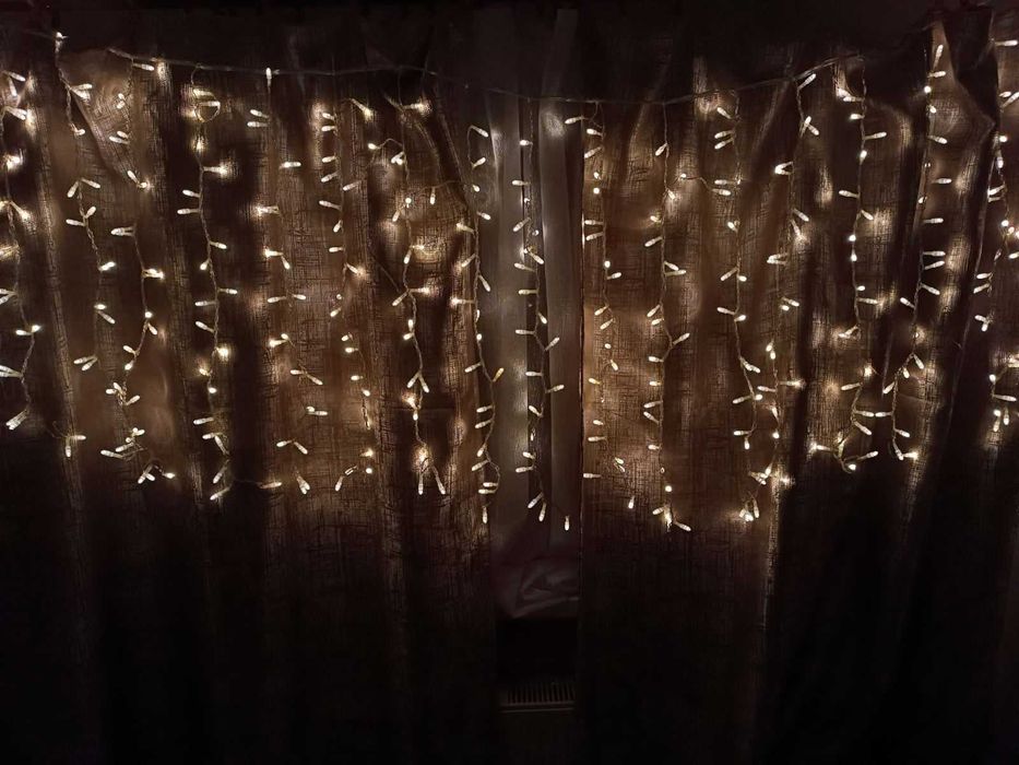 Світлодіодна гірлянда - штора