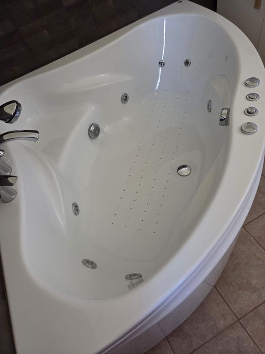 Wanna z hydromasażem PoolSPA 140*140