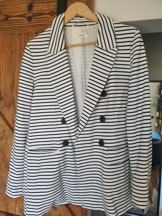 Marynarka w czarno-białe paski Reserved 38