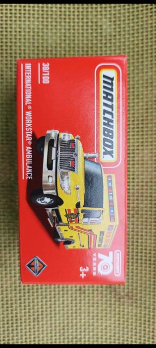 4 modele pojazdów straży pożarnej i pogotowia z matchebox