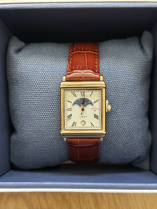NOAH x Timex Moon Phase zegarek