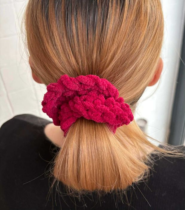 Ręcznie robiona scrunchie / gumka do włosów – handmade