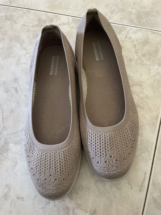 Vende sapatos pouco usados confortáveis