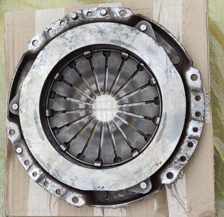 Продам Маховик / Щеплення / демпфер до мотору Ford Focus 1.8