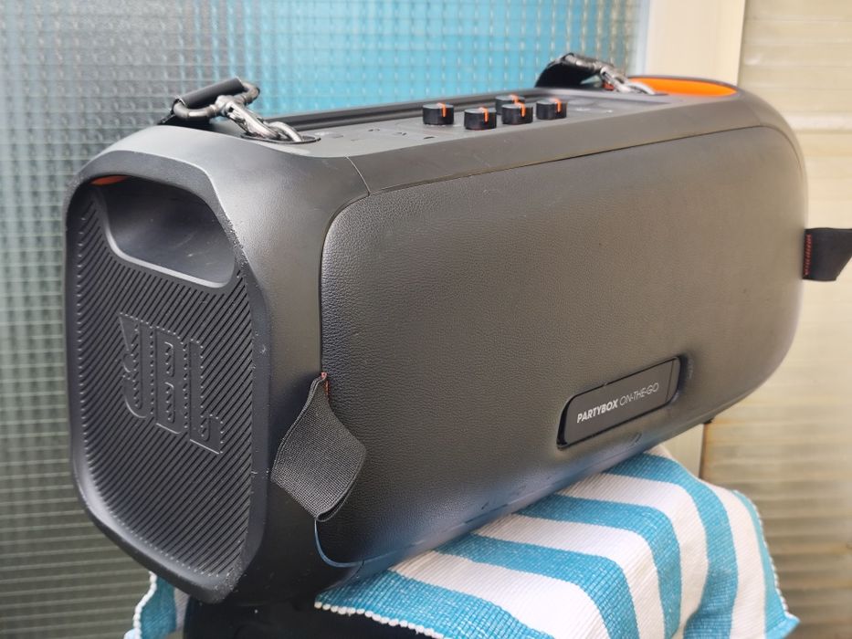 JBL PartyBox On-The-Go + Microfone Original