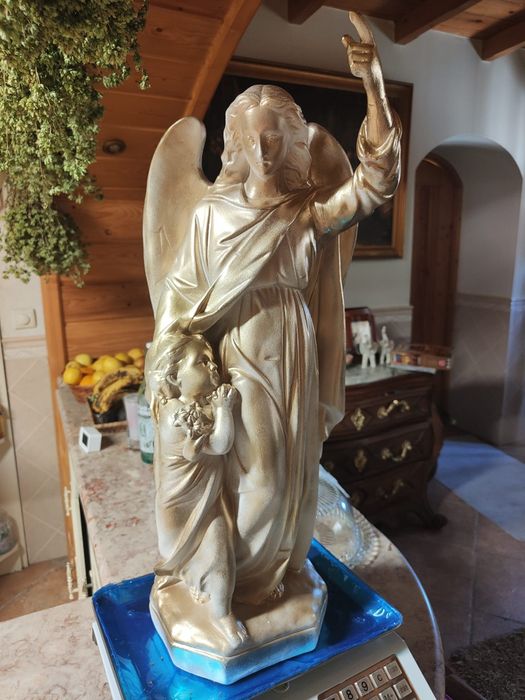 Estátua de Anjo com Criança - Dourada