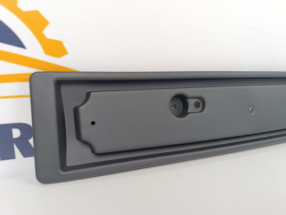 Подіум знака номерного передній Tesla Model 3 1096834-00-B