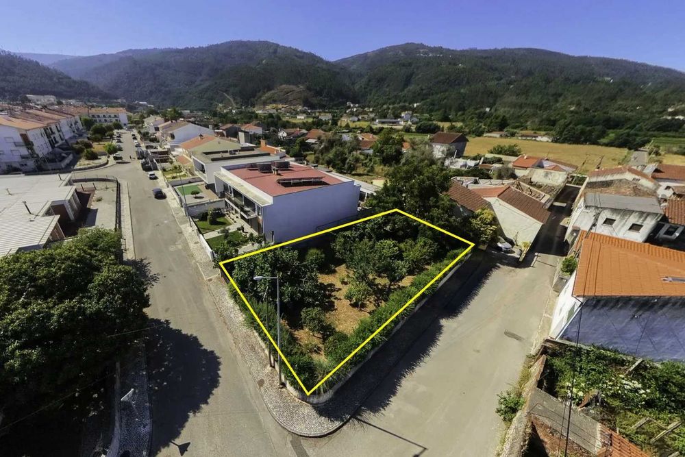 Construction Plot in Lousã — Last Lot in High-Standard Urban Development