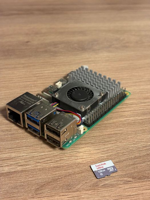 Raspberry Pi 5 8GB RAM + aktywne chłodzenie + karta microSD SanDisk Ultra 128GB