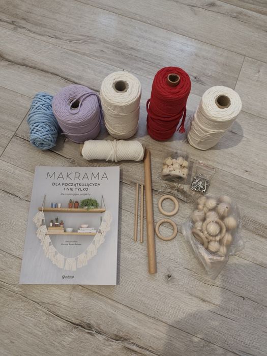 Ksiazka i zestaw do makramy