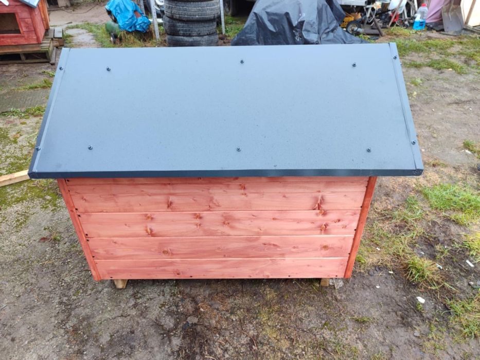 Buda dla psa ocieplana solidna duża