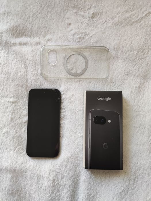 Google Pixel 9a  8/128gb w pełni sprawny rozbita szybka