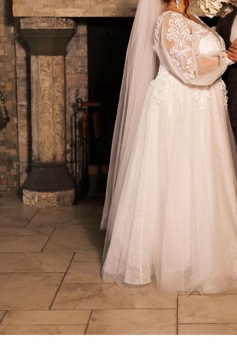 Весільна сукня біла