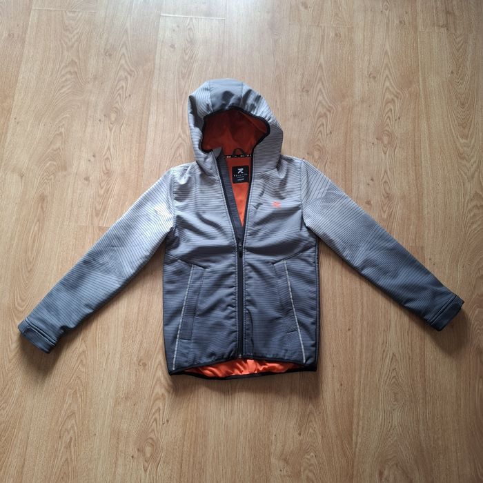 Kurtka softshell Be Active z kapturem i siateczką w rozmiarze 146/152