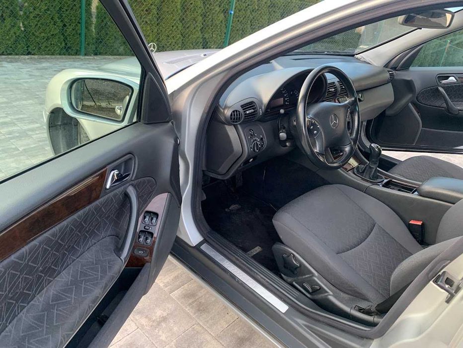 Mercedes Benz C180