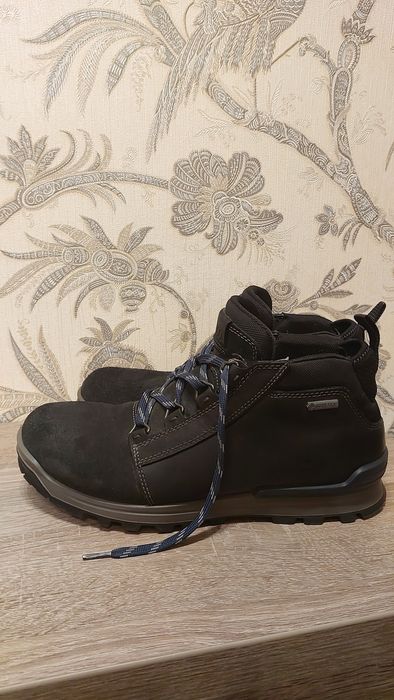 Оригінальні черевики ECCO  з технологією Gore-Tex