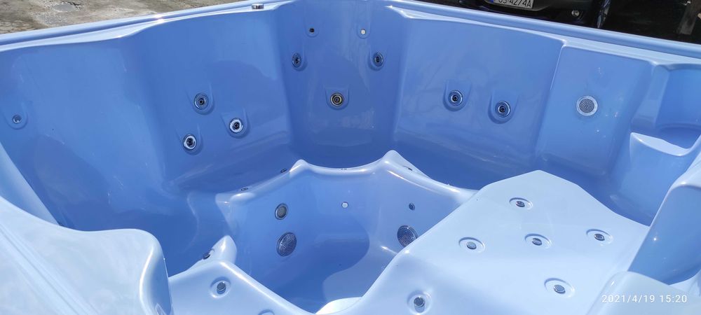 Jacuzzi całoroczne 6 os basen balia masaż pokrywa LED sauna transport