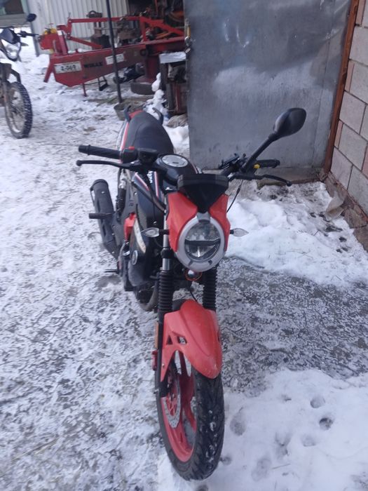 Продам Mustang 250