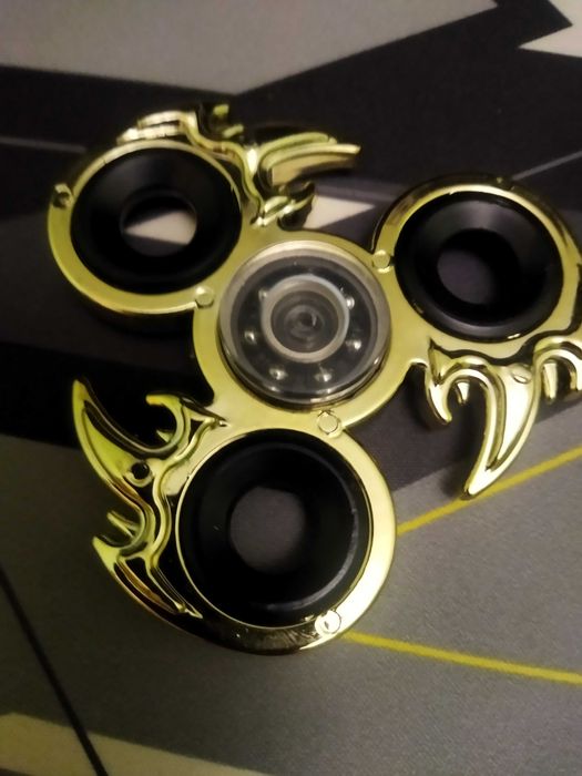 Продам: СПИННЕР большой металлический в коробке Б.У.