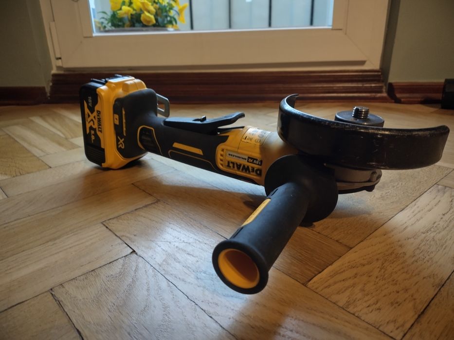Szlifierka kątowa akumulatorowa kątówka Dewalt DCG406 18V 125mm + 5AH