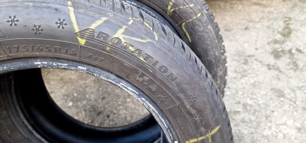 Opony zimowe dunlop r15 175/65 dwie sztuki
