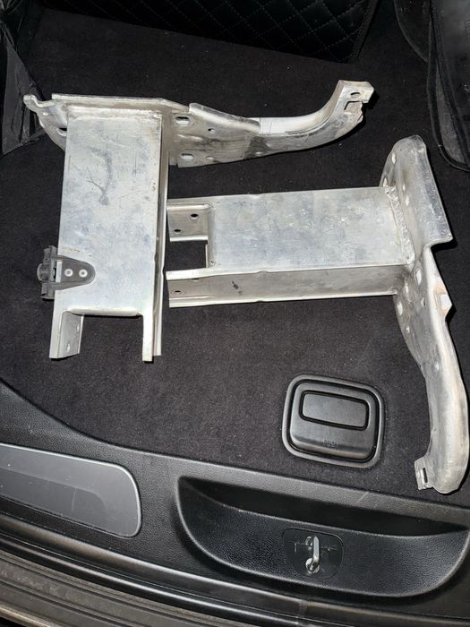 Кронштейн усилителя бампера  AUDI A6 C7