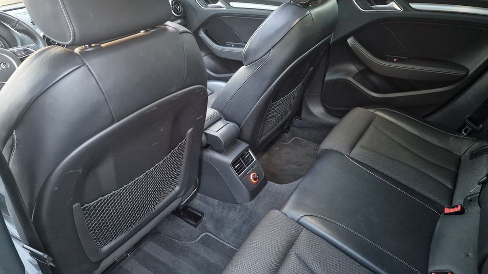 Audi A3 e-tron S-line muitos extras e estimado