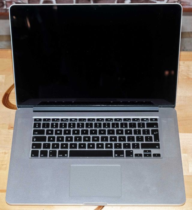 Macbook Pro 2014 2.5GHz, 16GB RAM, 256 SSD DG