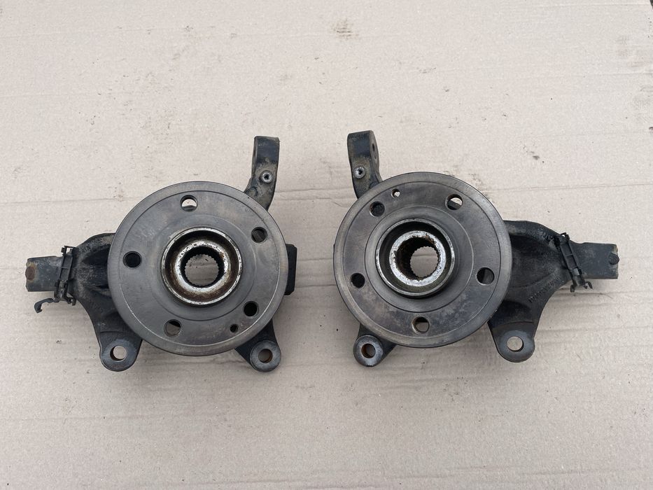 Ступица цапфа передняя на полный привод 4х4 на VITO-VIANO W639