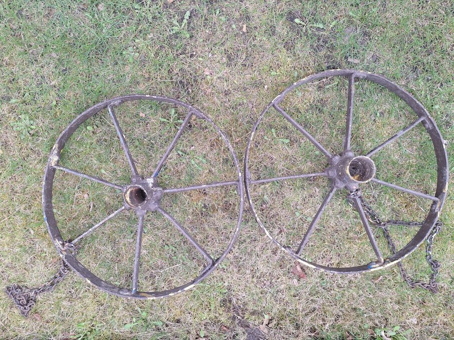 2 koła metalowe wiszące do ogrodu