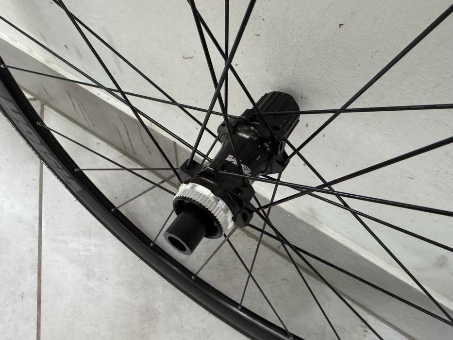 Koła szosowe Vision Team 35 Disc z oponami