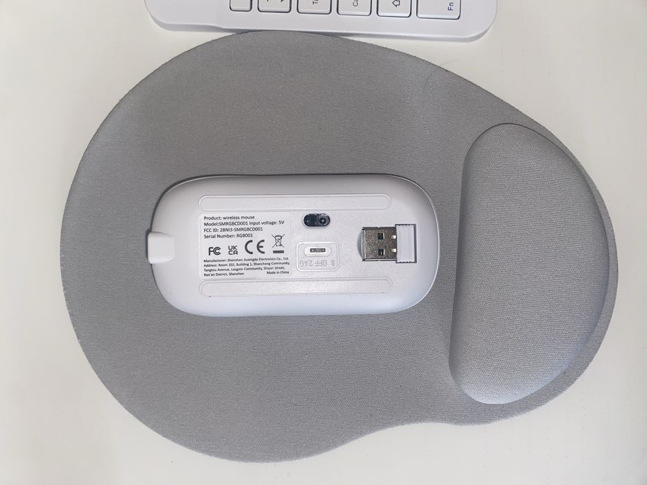 NOVO 3-em-1 Teclado, Rato e Descanso - Recarregável Sem Fios