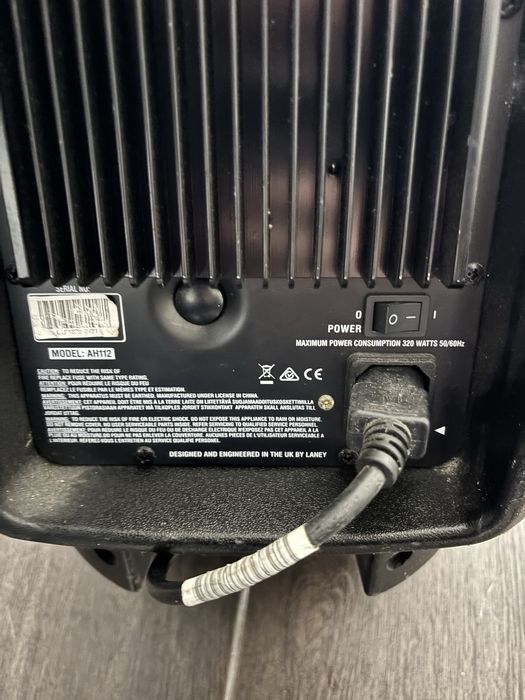 Coluna ativa laney AH112