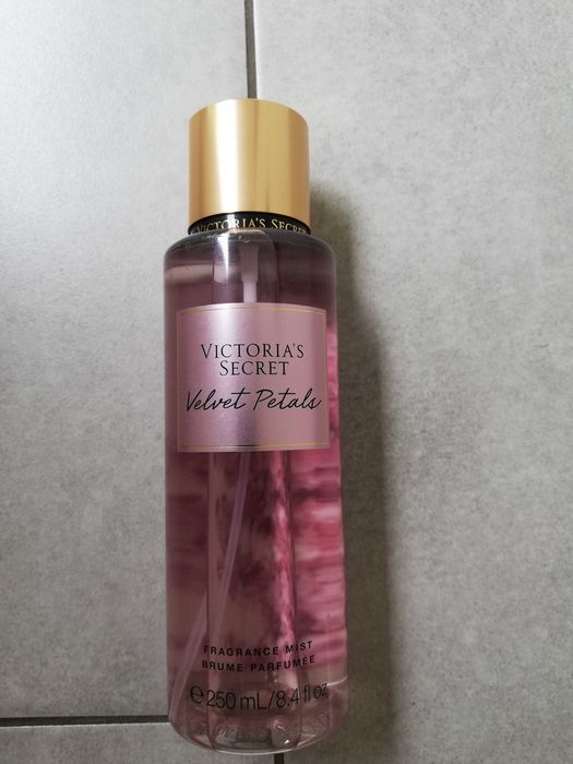 Victoria's Secret oryginalna mgiełka do ciała Velvet Petals 250 ml