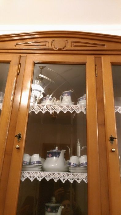 Móvel de Sala em Nogueira