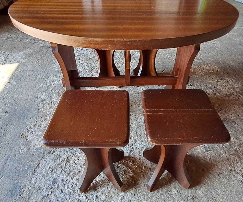 Mesa de madeira dobrável (estilo borboleta) + 4 bancos