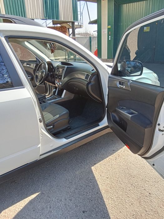 Продам Subaru Forester 2.0 2011