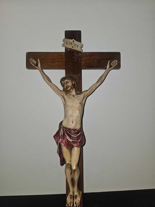 Crucifixo de Parede Antigo – Madeira e Cristo Policromado 58cm