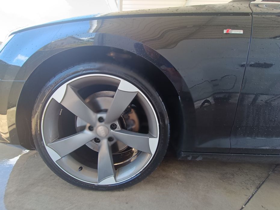 Audi A4 2.0 tdi S line limousine