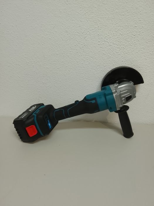 Rebarbadeira a bateria