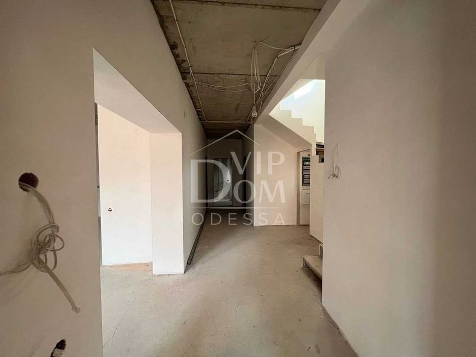 ПРОДАМ Отличный  Дом из кирпича и ракушечника Киевский район.